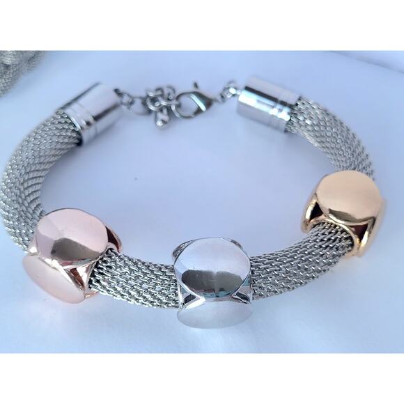 Lot of 5 Silver Bracelets - Monet - Kendall & James - Chicos   ++ - Picture 2 of 9